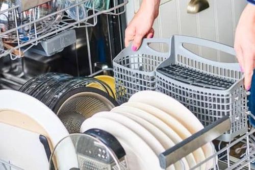 5 cách hay để tối đa hóa không gian trong máy rửa bát