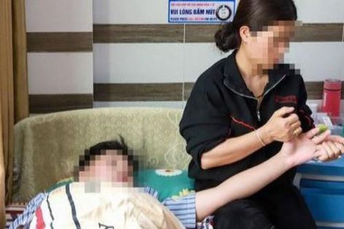 Phú Thọ: Nam sinh lớp 7 bị bạn cùng trường dùng điếu cày đánh hội đồng