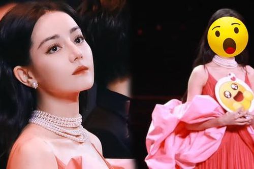 Vẻ đẹp của Địch Lệ Nhiệt Ba tại Đêm Hội Weibo 2023 thế nào dưới ống kính 'cam thường'?