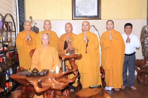 Ban Trị sự GHPGVN tỉnh Long An cung thỉnh chứng minh, giới sư Đại giới đàn Liễu Lạc