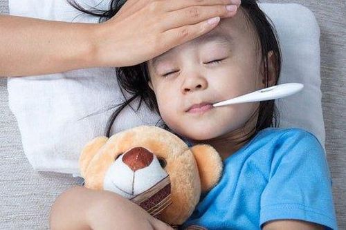 Những sai lầm cần tránh khi chăm sóc trẻ bị cảm lạnh