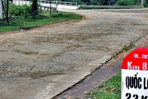 Thi công dự án nâng cấp quốc lộ 8 chậm trễ, Công ty CP 208 bị cắt khối lượng
