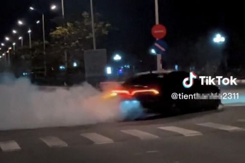 Nhóm thanh niên lái ôtô đại náo Vũng Tàu, khoe clip trên TikTok