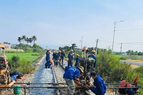 Thi công đồng loạt 3 dự án cải tạo, nâng cấp tuyến đường sắt quốc gia