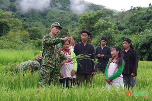 Những người con của bản - Bài 2: Chung tay chăm lo cho cuộc sống đồng bào