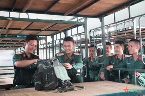 Quan tâm, sẻ chia với trung đội trưởng