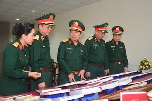 Thượng tướng Lê Huy Vịnh kiểm tra công tác nghiên cứu khoa học và chuyển đổi số tại Học viện Chính trị