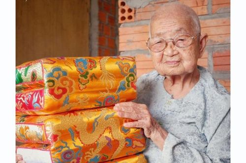 Vị Công tôn nữ cuối cùng làm gối tựa cung đình Huế qua đời ở tuổi 102