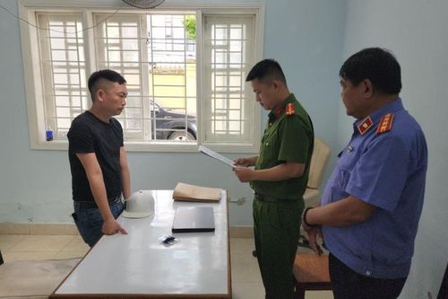 Bắt 'cò' đất lừa tiền tỷ