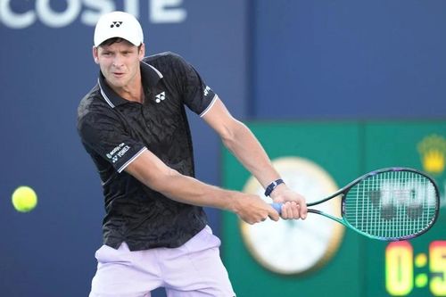 Miami Open: Hubert Hurkacz cứu 5 match-point, Carlos Alcaraz thắng trận thứ 16/17 trận trong mùa