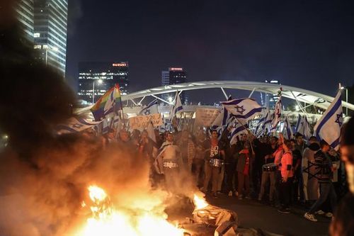 Bộ trưởng Quốc phòng Israel bất ngờ bị sa thải, biểu tình bùng nổ