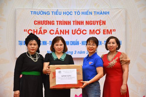 Nhiều hoạt động 'Kết nối yêu thương' ở trường vùng cao Yên Bái