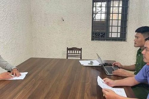 Đâm bạn nhậu vì mâu thuẫn thách đố mời cô gái lên xe