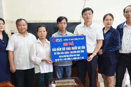 Hội Nông dân Việt Nam phối hợp Bảo hiểm PVI chi trả bồi thường bảo hiểm sức khỏe cho người vay vốn