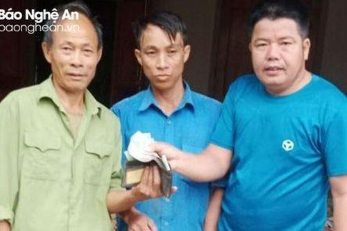 Anh nông dân nhặt được 53 triệu đồng trả lại người đánh rơi