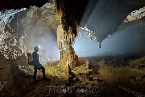 Phát hiện hơn 3 km hang động tuyệt đẹp, còn nguyên sơ ở Quảng Bình