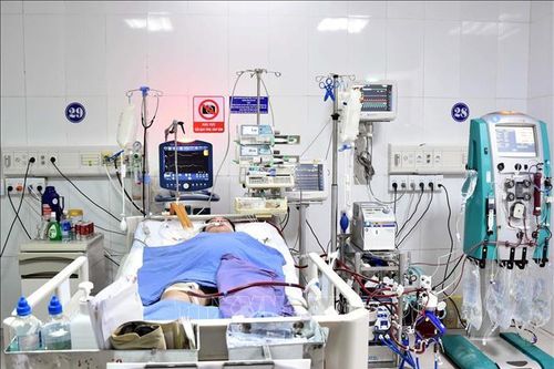 Cứu sống mẹ con sản phụ nguy kịch bằng kỹ thuật ECMO