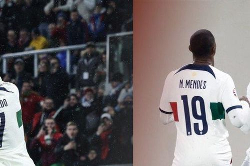 Ronaldo lại gây sốt với kiểu ăn mừng mới
