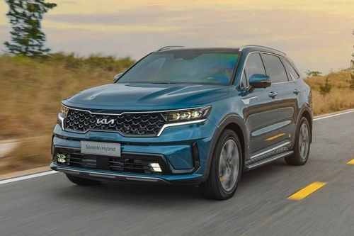 Kia Sorento, Toyota Fortuner nằm ở đâu trong cuộc đua doanh số SUV 7 chỗ tháng 2?
