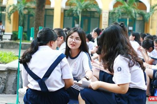 Internet có 'sức nặng' hơn ý kiến phụ huynh đối với học sinh chọn trường