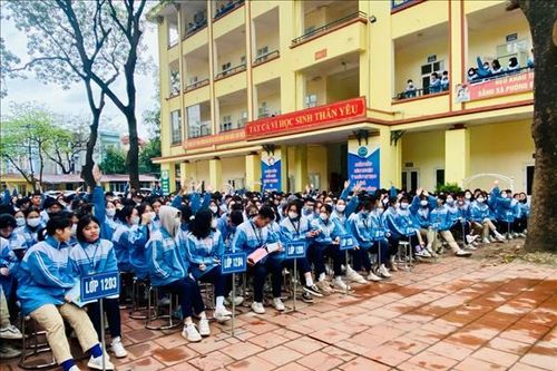 Học sinh 6 trường THPT 'Cùng Canon khởi hành tới tương lai'