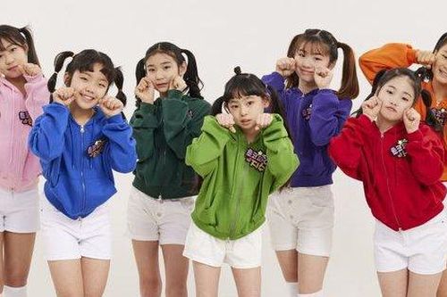 Nhóm nhạc Kpop vấp tranh cãi vì có thành viên mới 7 tuổi