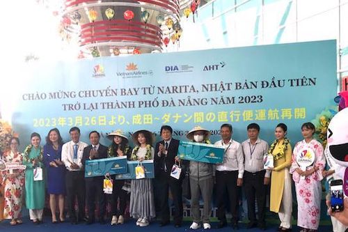 Nối lại đường bay trực tiếp từ Narita (Nhật Bản), đưa 180 khách đến Đà Nẵng