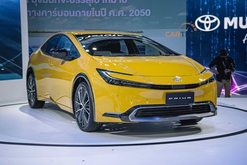 Soi Toyota Prius 2023 tại BIMS 2023: Thiết kế tương lai