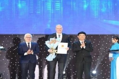 Bình Dương: Trao giấy chứng nhận đầu tư cho 4 dự án FDI với hơn 176 triệu USD