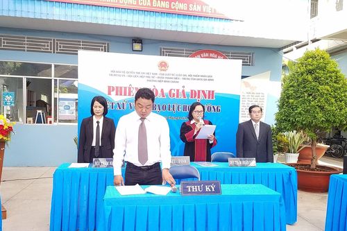 Giáo dục pháp luật cho học sinh ở TP.HCM qua phiên tòa giả định
