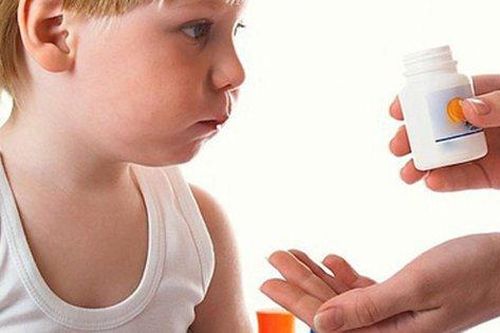 Dùng kháng sinh ở trẻ có gì khác biệt?