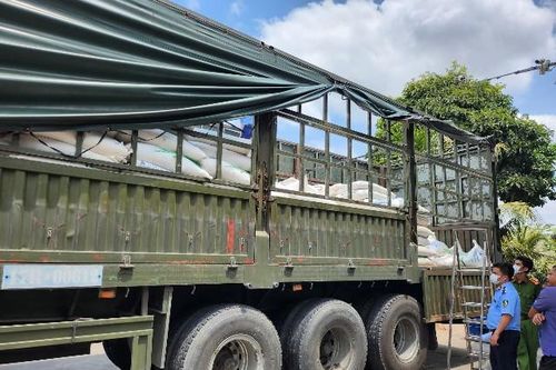 Liên tiếp phát hiện nhiều vụ vận chuyển đường tinh luyện nghi hàng lậu vào Việt Nam
