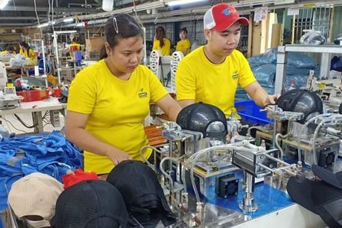 Xoay xở giải 'cơn khát' đơn hàng