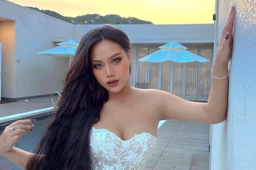 Ca sĩ Sofia lên tiếng việc dừng show diễn vì bị miệt thị ngoại hình