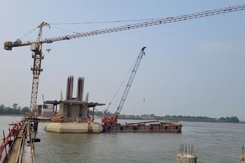 Huy động hàng trăm mũi thi công đẩy nhanh tiến độ cao tốc Bắc- Nam