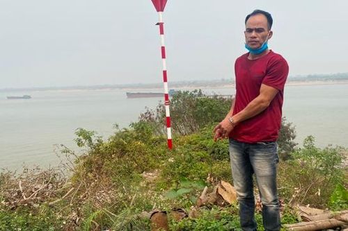 Hà Nội: Nam thanh niên vờ hỏi đường, cướp giật tài sản của người phụ nữ