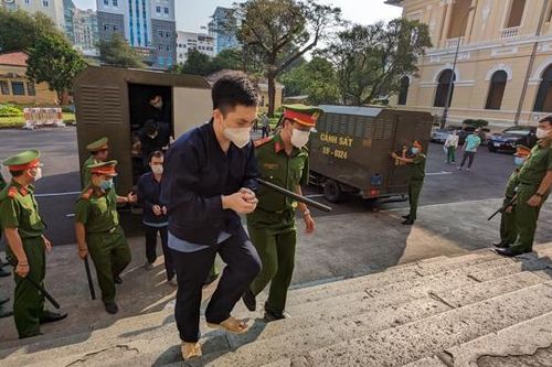 Nữ du học sinh truy sát giang hồ Quân 'xa lộ' thoát án chung thân