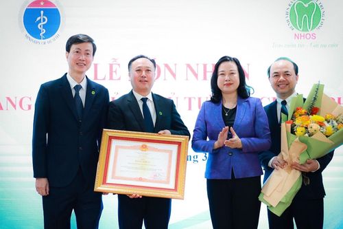 Thủ tướng Chính phủ tặng bằng khen các bác sĩ phẫu thuật thành công ca sọ hàm mặt phức tạp