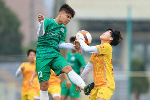 Tuyển nữ Việt Nam thua sốc U15 nam Phù Đổng