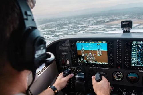 Phi công ngất xỉu khi đang lái, hành khách giúp máy bay hạ cánh an toàn