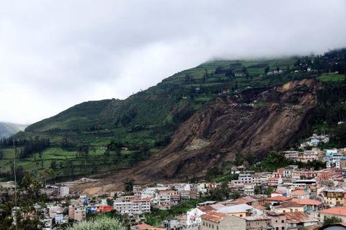 Mưa lớn kéo dài gây lở đất ở Ecuador khiến 16 người thiệt mạng