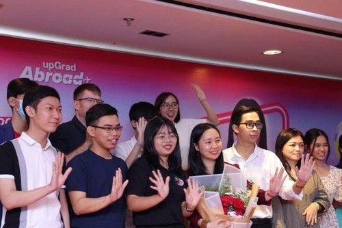 Học cách làm chủ cảm xúc cùng học viên VUS tại sự kiện giao lưu tiếng Anh V-Club