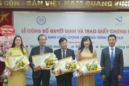 Trường Đại học Hòa Bình đón nhận kiểm định chất lượng đào tạo