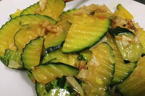 Mẹ ăn gì để mát sữa, con tăng cân?