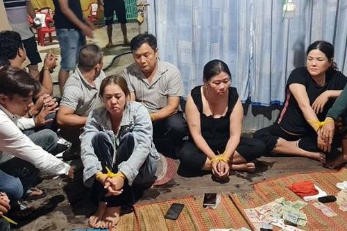 Bắt quả tang 15 đối tượng lắc tài xỉu tại Cần Thơ