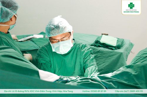 Bệnh viện Đa khoa Sài Gòn Nha Trang: Điều trị thành công bệnh nhân lớn tuổi bị trĩ biến chứng nặng
