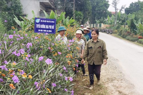 Phụ nữ Sơn Hà chung sức xây dựng đô thị văn minh
