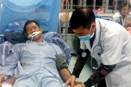 Bệnh viện Đa khoa huyện Bát Xát cấp cứu thành công ca bệnh thủng dạ dày