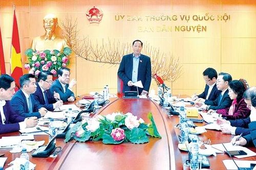 Trưởng ban Dân nguyện đầu tiên