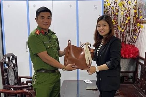 Thượng úy CSCĐ nhặt được tài sản trả lại người đánh rơi